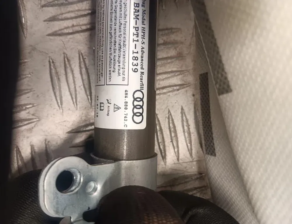 AUDI A8 D2/4D (1994-2002) Right Side Roof Airbag SRS 4H4880742C 33447550