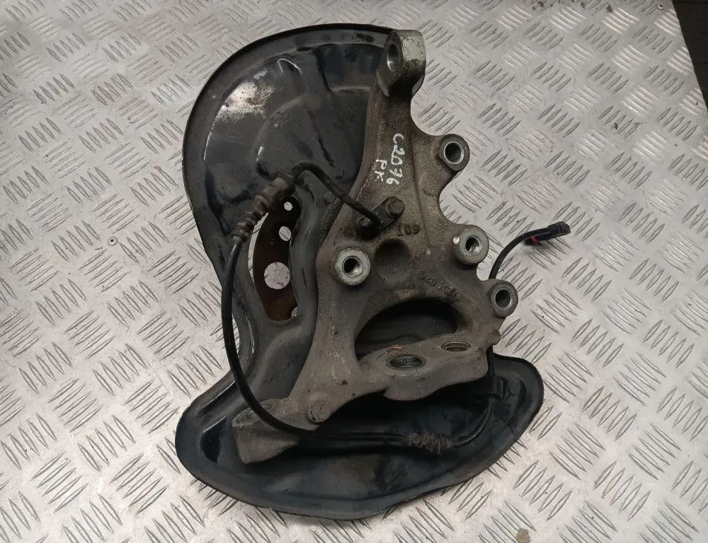 MERCEDES-BENZ E-Class W212/S212/C207/A207 (2009-2016) Ľavý predný náboj kolesa A2044202644 33448126