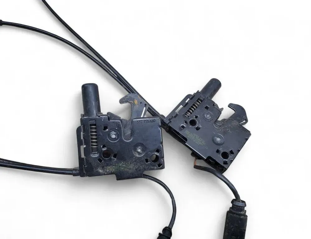 AUDI 100 4A/C4 (1990-1994) Bonnet Lock 8W0823509C 33464974