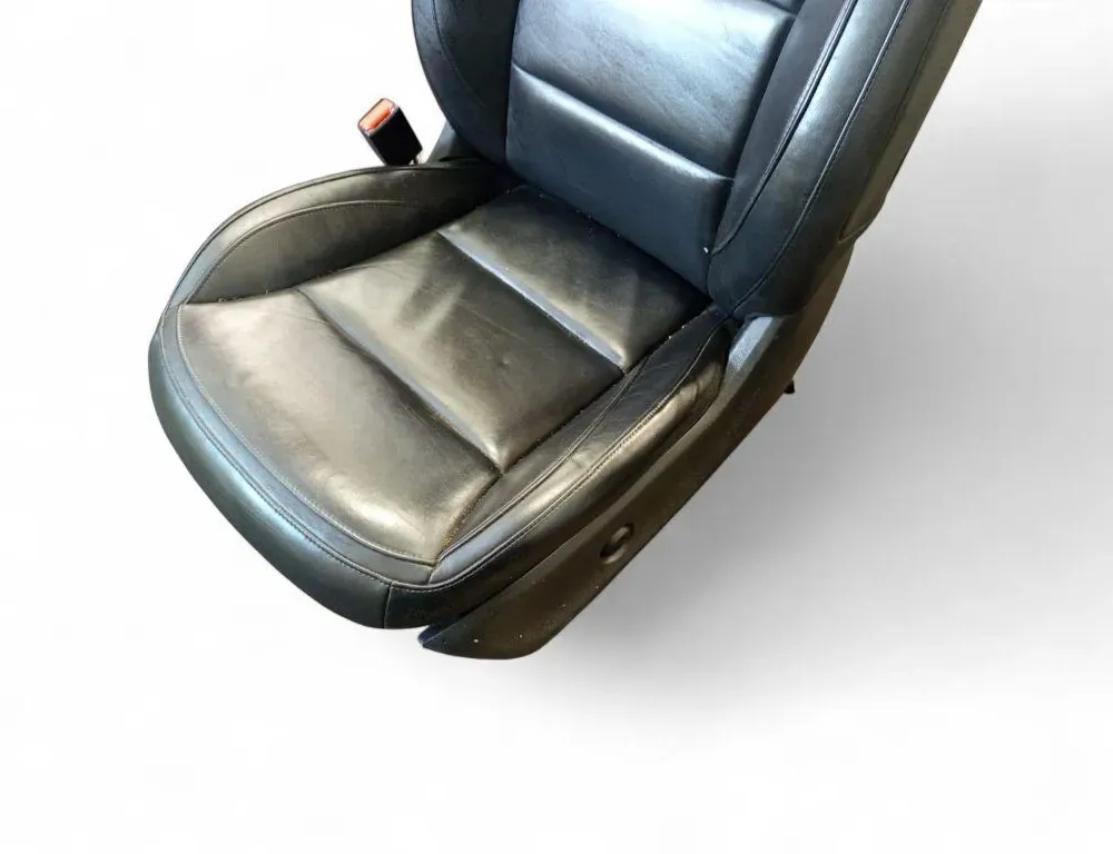 INFINITI Q30 1 generation (2016-2020) Interiérové sedadlá s kitom dverí 33465107