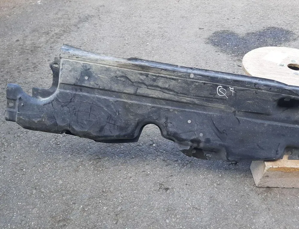 AUDI Q7 4L (2005-2015) Задняя средняя нижняя защита 7L8825211 33483218