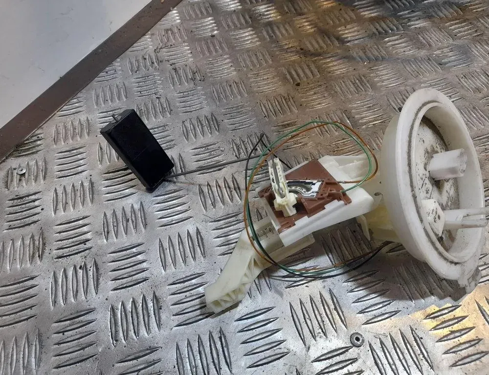 AUDI TT 8J (2006-2014) Senzor hladiny paliva 33483939