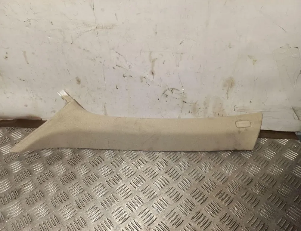 AUDI Q5 8R (2008-2017) Правая часть стойки 8R0867233B 33485670