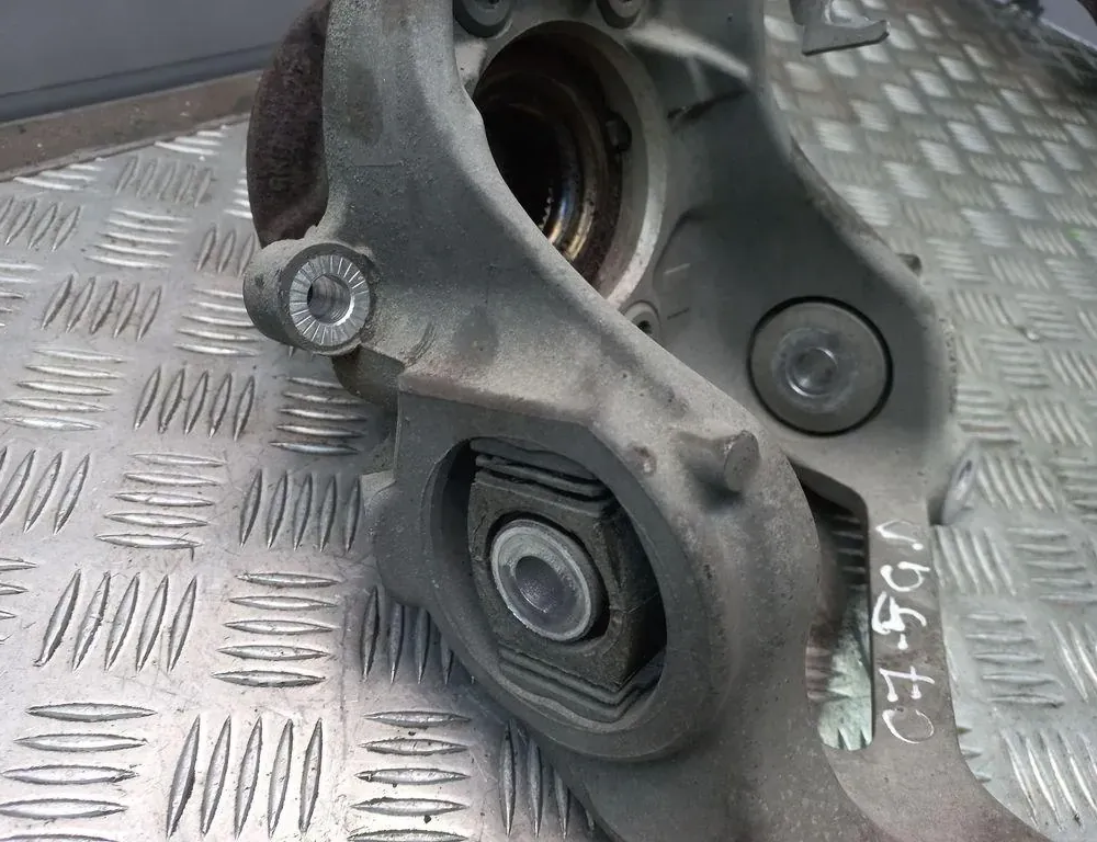 AUDI A6 C6/4F (2004-2011) Pravý zadný náboj kolesa 8K0505436AA 33485822