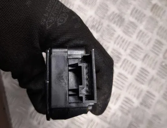 AUDI A8 D2/4D (1994-2002) Motor pre mäkké zatváranie zadnej kufrového veka 4H0827383A 33486914