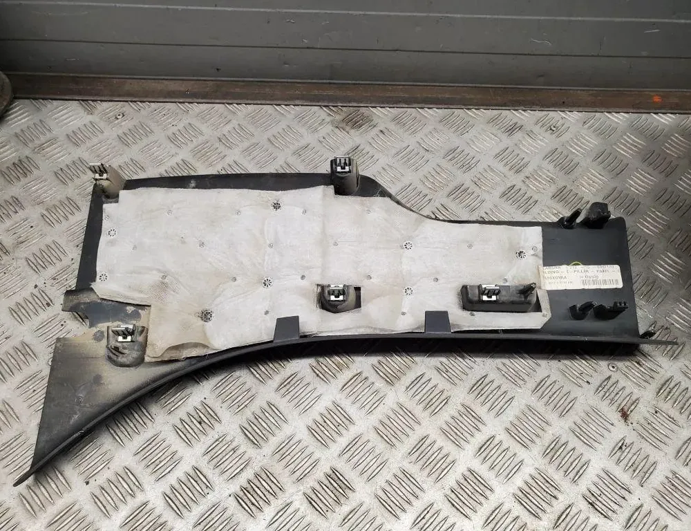 DODGE Ram 4 generation (2008-2023) Правая задняя отделка 1EB80XDVAA 33488294