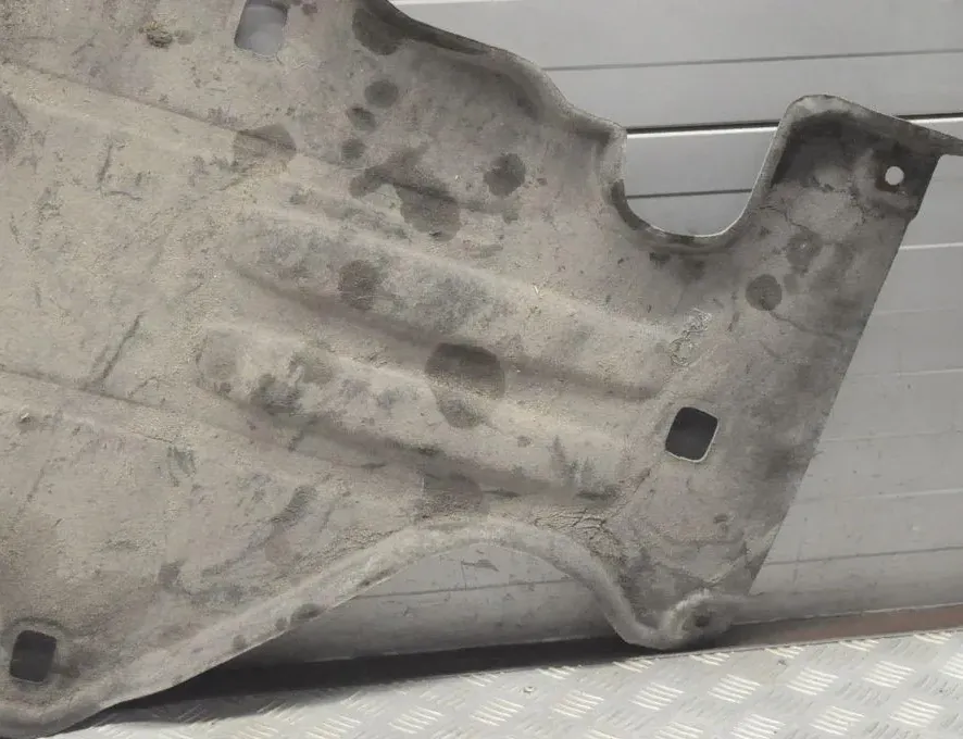 CHRYSLER Pacifica 2 generation (RU) (2016-2023) Right Side Underbody Cover 33489320