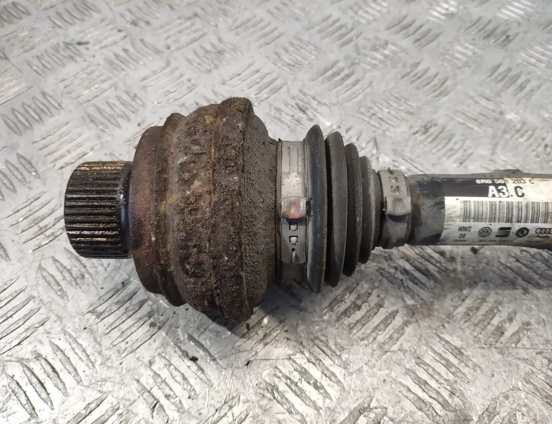 AUDI A8 D4/4H (2010-2018) Полуось задняя правая 8R0501203C 16893202