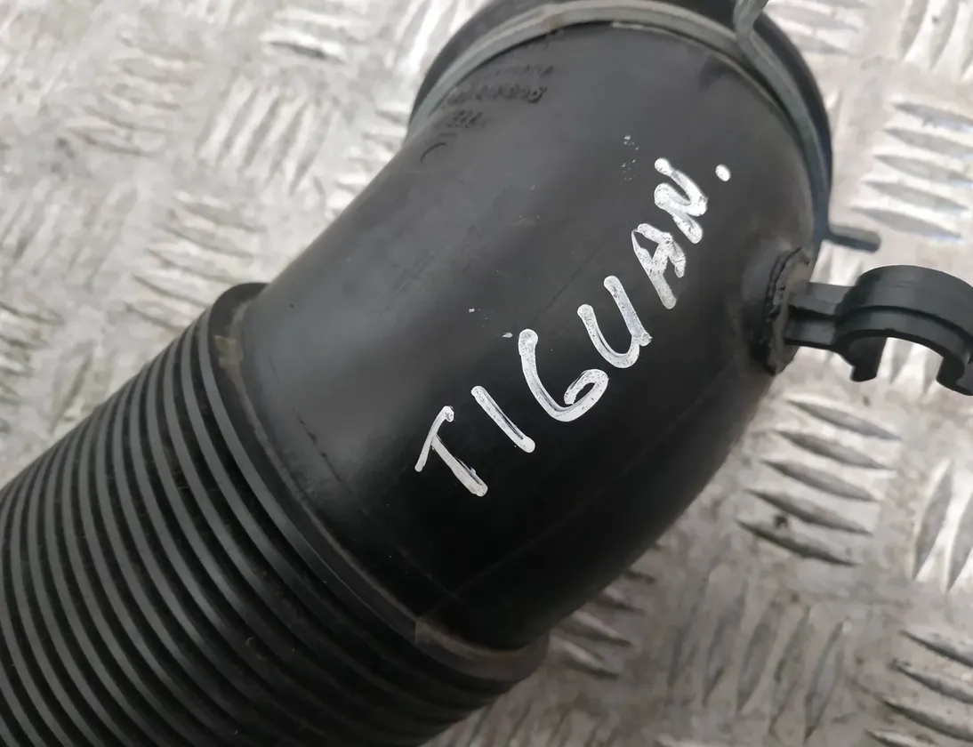 VOLKSWAGEN Tiguan 1 generation (2007-2017) Air supply hose pipe 5N0129656 17995644