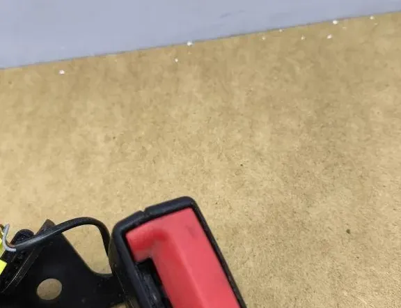 MERCEDES-BENZ C-Class W204/S204/C204 (2004-2015) Rear Middle Seat Buckle A2048602569 33112452