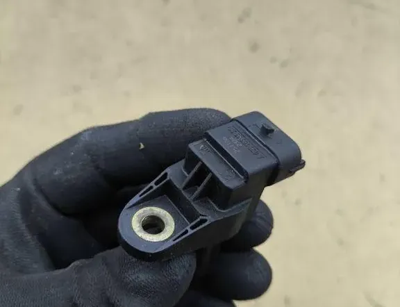 MERCEDES-BENZ M-Class W164 (2005-2011) Senzor polohy kľukového hriadeľa A0051531328,2324 33114247