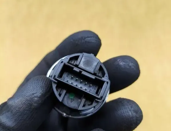 BMW 3 Series E90/E91/E92/E93 (2004-2013) Кнопка зажигания 9154945,10862510 33115649