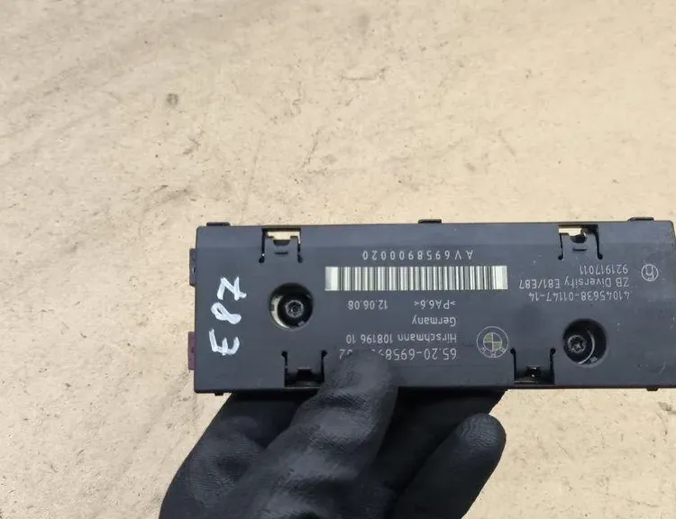 BMW 1 Series E81/E82/E87/E88 (2004-2013) Антенный модуль 6958900 33116826