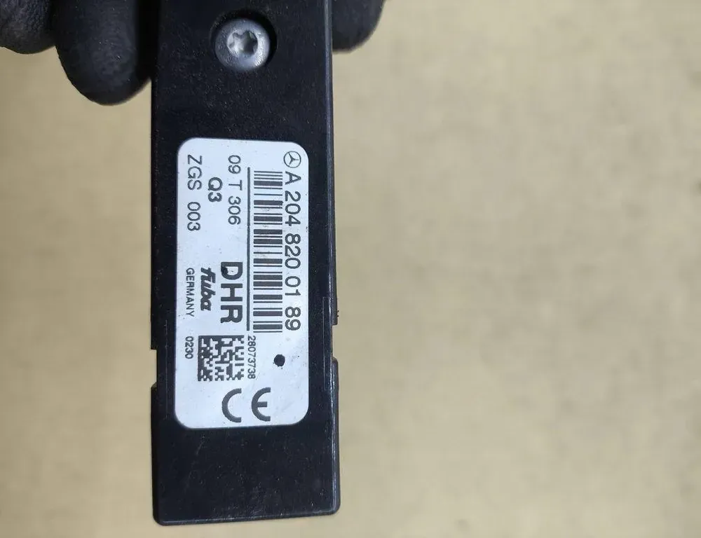 MERCEDES-BENZ C-Class W204/S204/C204 (2004-2015) Антенный модуль A2048200189,28073738 33127794