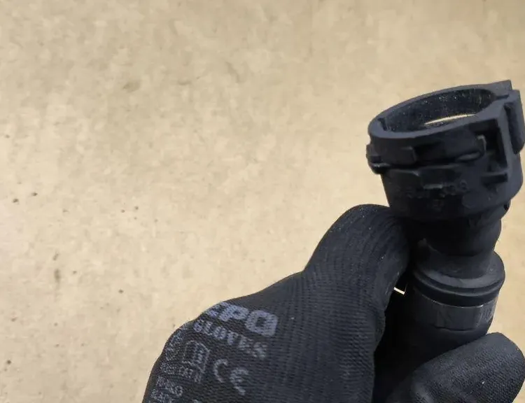 BMW X5 E70 (2006-2013) Coolant Hose Pipe 8507333 33151875