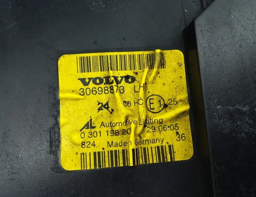 VOLVO S40 2 generation (2004-2012) Front Right Headlight 30698873 33532529