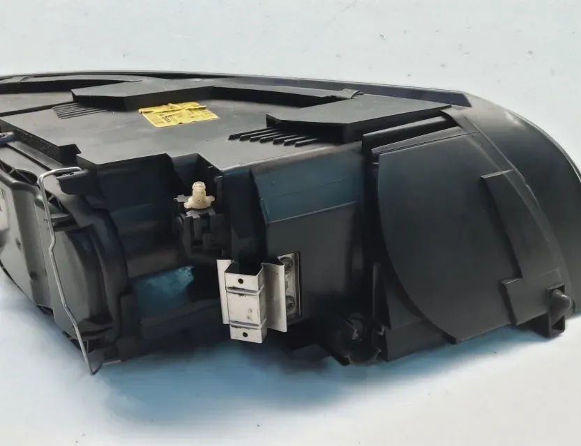 VOLVO S40 2 generation (2004-2012) Front Right Headlight 30698873 33532529