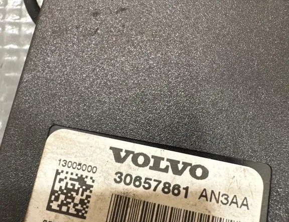 VOLVO S80 2 generation (2006-2020) Zosilňovač antény na kufri 30657861,AN3AA 33142816