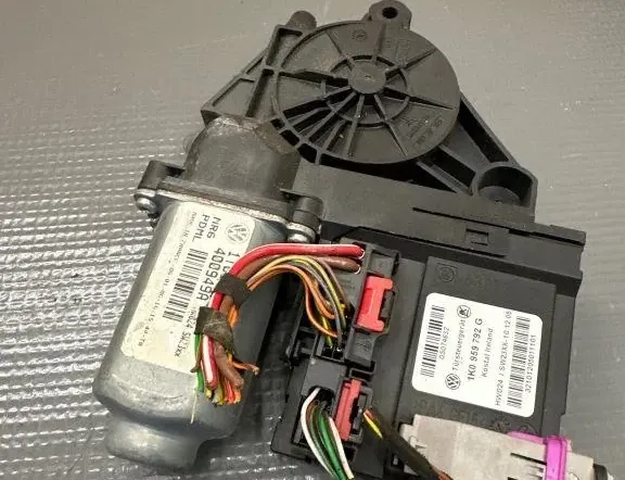 SKODA Octavia 1 generation (1996-2010) Front Left Door Window Regulator Motor 32101205011101,1K0959792G 33142878