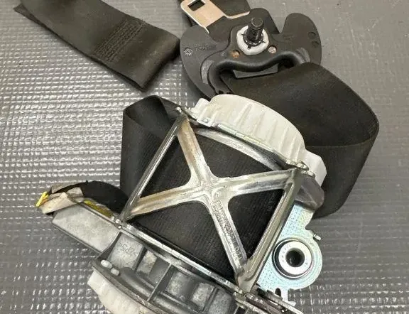 CITROËN DS3 1 generation (2010-2015) Pravý predný bezpečnostný pás WX0WY4,061090041090 33142958