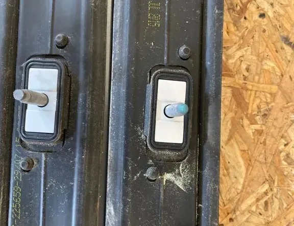 VOLVO XC60 1 generation (2008-2017) Ľavá zadná strešná rukoväť 30754528 33143279