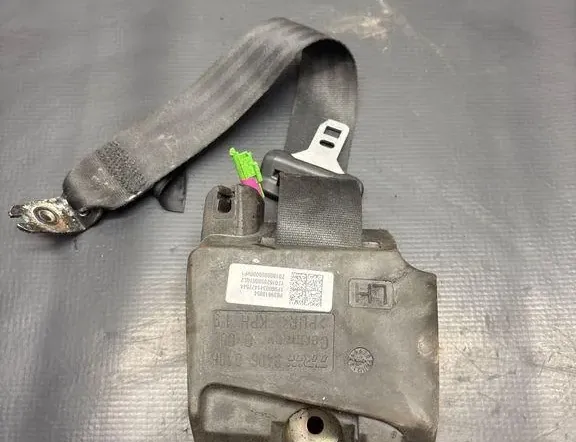 VOLVO XC60 1 generation (2008-2017) Pravý zadný bezpečnostný pás 39818854 33146365