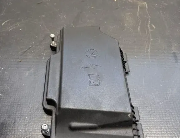 MERCEDES-BENZ GLC Coupe C253 (2016-2019) Крышка блока предохранителей A2055402328 33146706