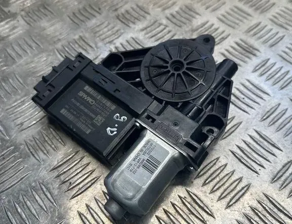 VOLVO XC60 2 generation (2017-2024) Motor ovládania okna pravých zadných dverí 31674760 33148790