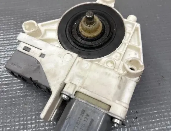 PEUGEOT 407 1 generation (2004-2010) Motor ovládania okna pravých zadných dverí 0130822201 33161633