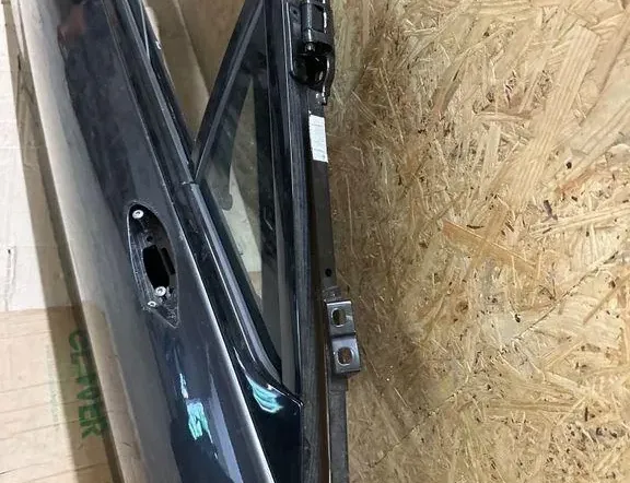 BMW i8 I12 (2013-2017) Pravé predné dvere 33165527