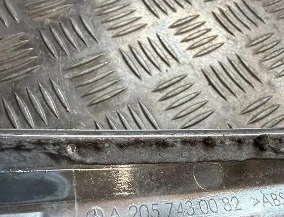 MERCEDES-BENZ C-Class W205/S205/C205 (2014-2023) Левый молдинг заднего бампера A2057430082 33168208