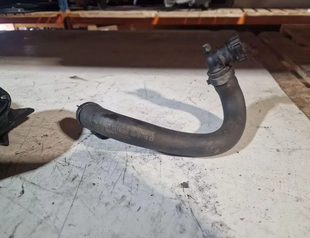 PEUGEOT 5008 1 generation (2009-2016) Chladiace hadice 968468428004 33974268