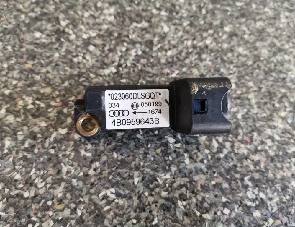 AUDI A6 C6/4F (2004-2011) Left Side Impact Sensor 4B0959643B 33843902