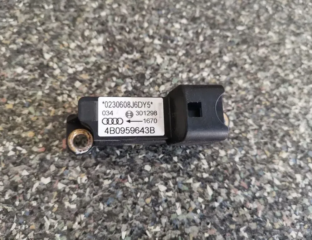 AUDI A6 C6/4F (2004-2011) Left Side Impact Sensor 4B0959643B 33843906