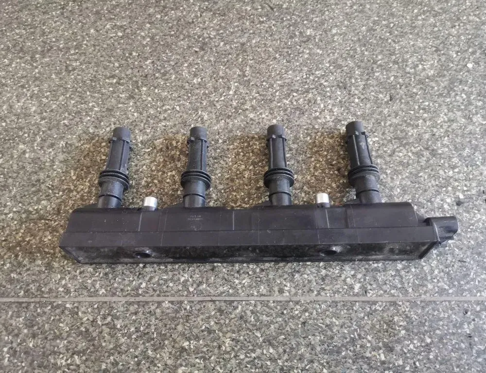 OPEL Astra H (2004-2014) Vysokonapäťová zapalovacia cievka 03SKV170 33851305