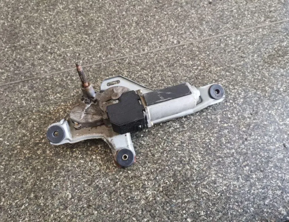 TOYOTA RAV4 2 generation (XA20) (2000-2006) Tailgate  Window Wiper Motor 8513042040 33851347