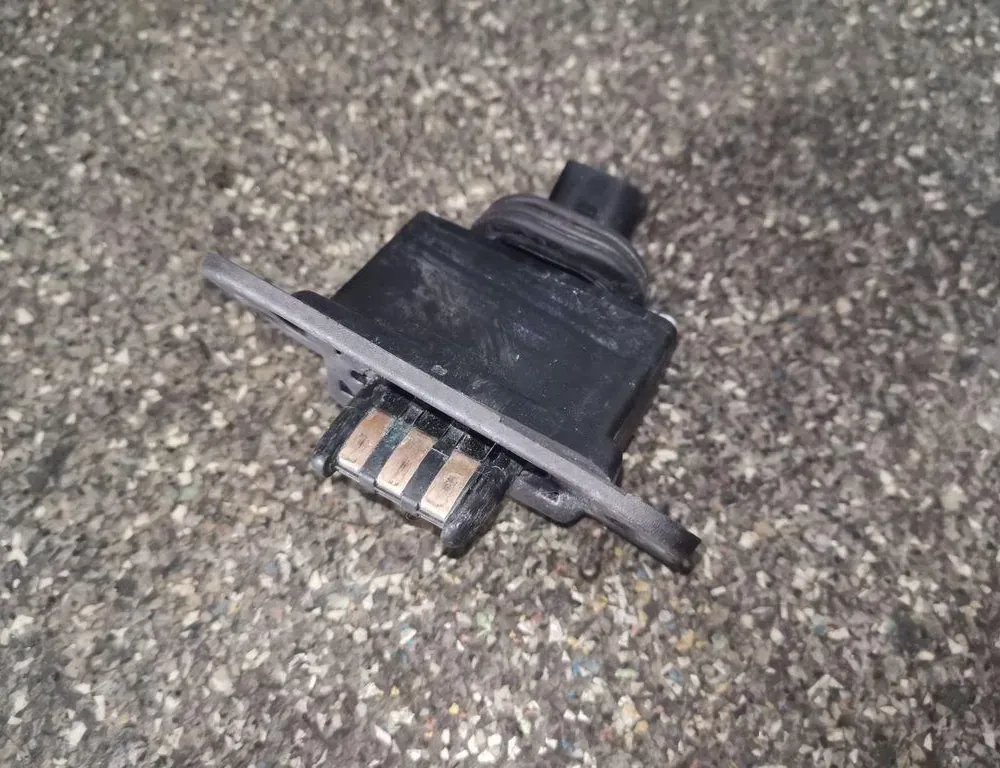 VOLKSWAGEN Caddy 3 generation (2004-2015) Contact door connector 2K0907438 33860001