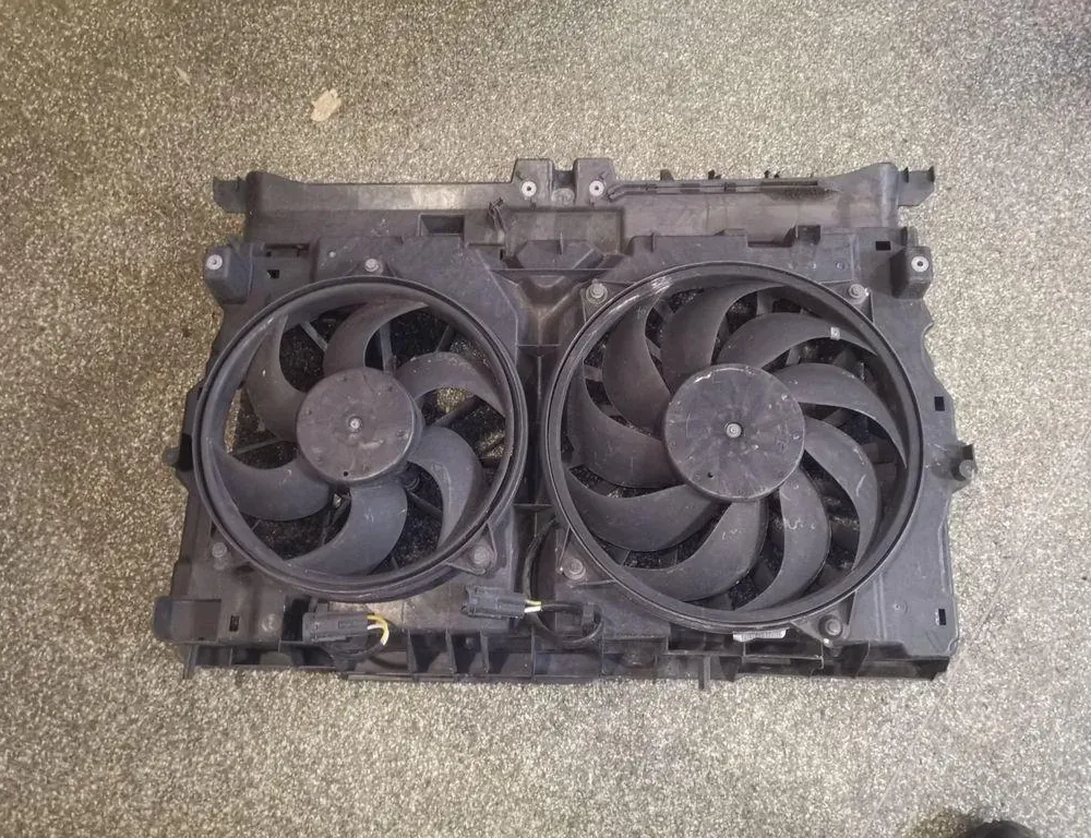PEUGEOT Expert 2 generation (2007-2020) Motorový chladiaci ventilátor Radiátor 1497799080 33860131