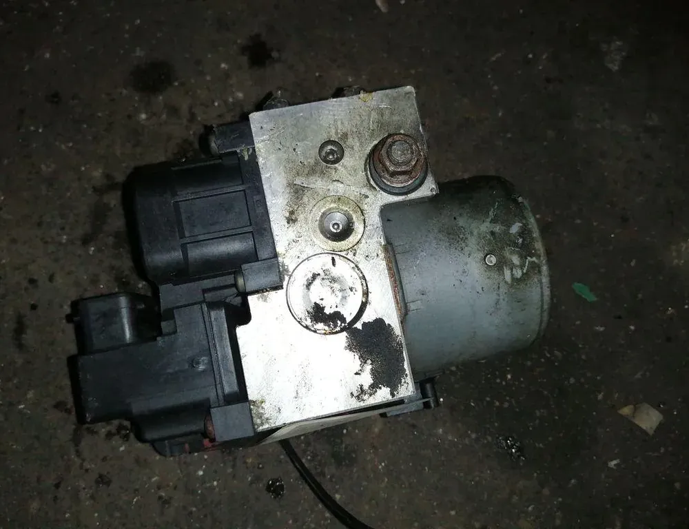 SUBARU Outback 2 generation (1998-2003) Абс блок 27531AC050 33860360