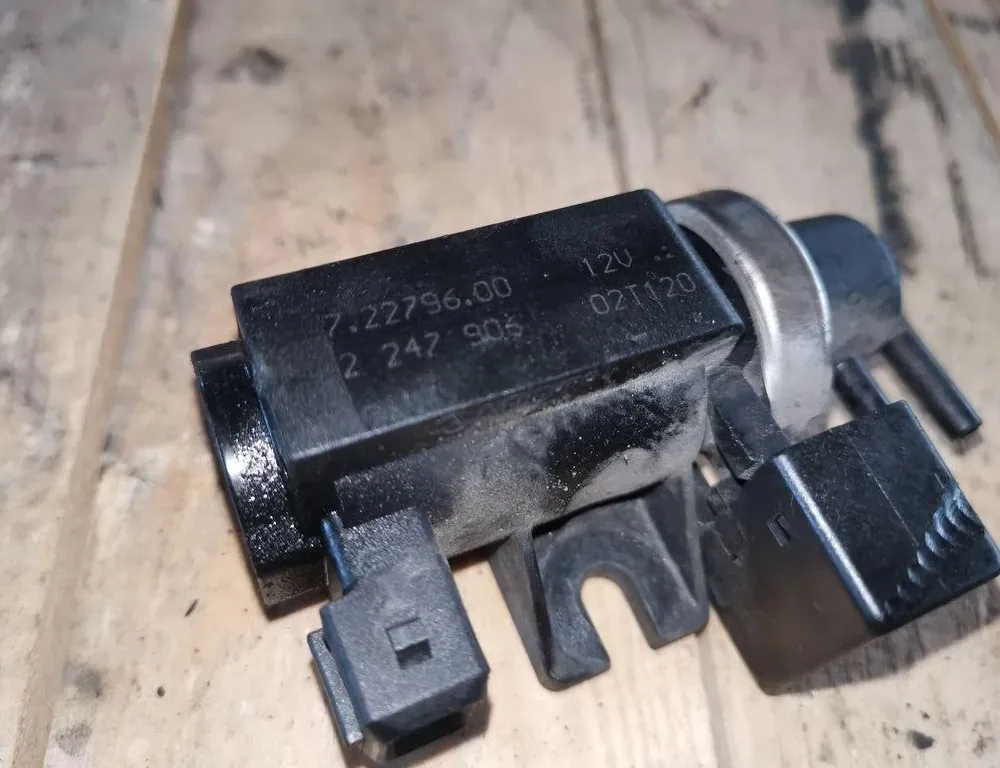 BMW 5 Series E39 (1995-2004) Соленоидный клапан 2247906 33863989