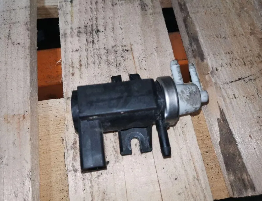 VOLKSWAGEN Passat B5 (1996-2005) Solenoidový ventil 1J0906627A 33864607