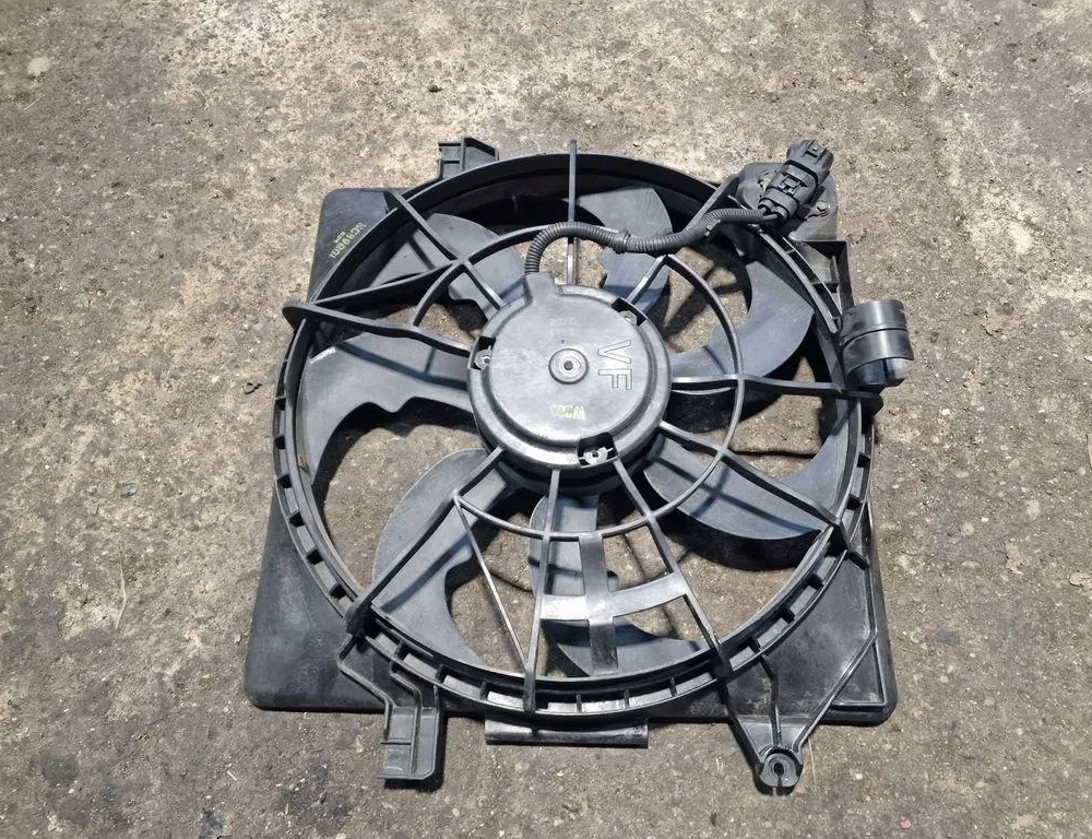 HYUNDAI i40 VF (1 generation) (2011-2020) Engine Cooling Fan Radiator 33867716