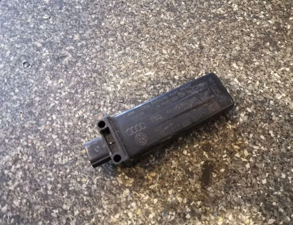 AUDI A8 D2/4D (1994-2002) Iné riadiace jednotky 4E0907277 33871543