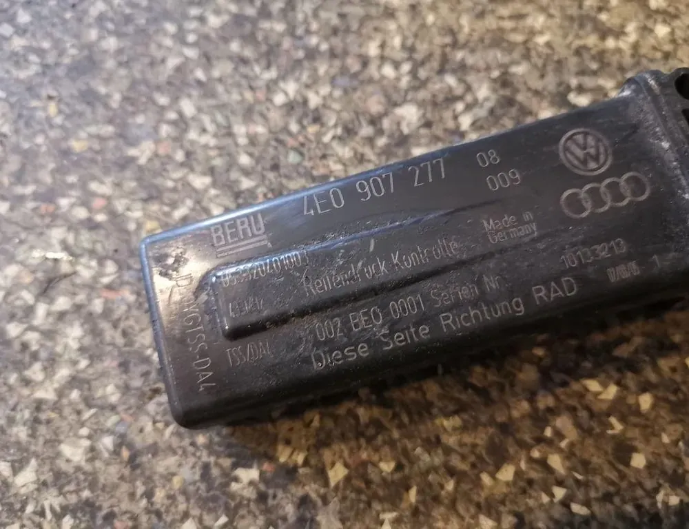 AUDI A8 D2/4D (1994-2002) Iné riadiace jednotky 4E0907277 33871543