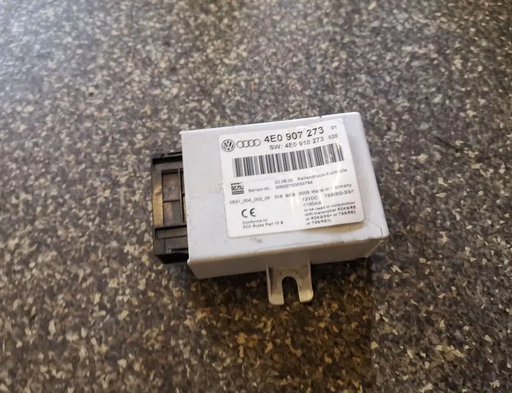 AUDI A8 D2/4D (1994-2002) Iné riadiace jednotky 4E0907273 33871552