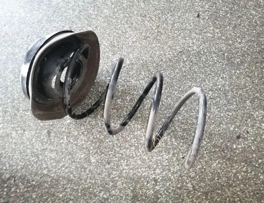 MERCEDES-BENZ CLC-Class CL203 (2008-2011) Predná ľavá vinutá pružina 33872769