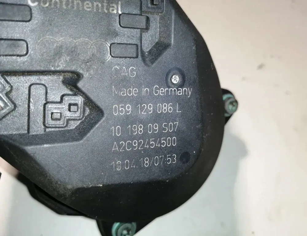 AUDI Q7 4M (2015-2024) Motor vzduchovej klapky 059129086L 33877476