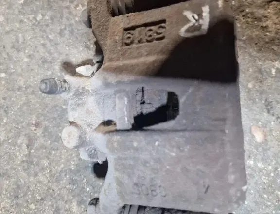 MITSUBISHI Grandis 1 generation (2003-2011) Rear Right Brake Caliper 33878887