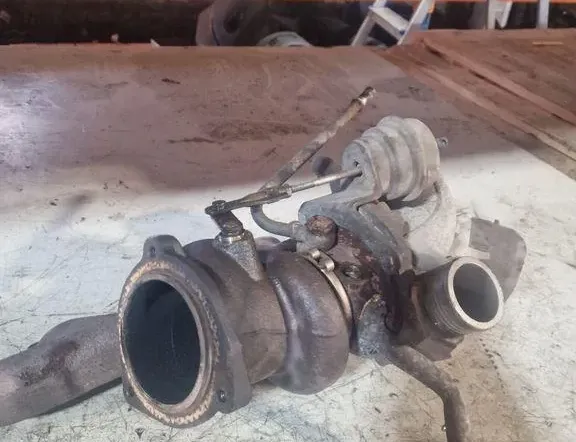 VOLVO S40 2 generation (2004-2012) Turbodúchadlo 33884260