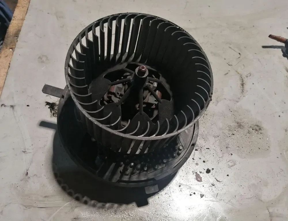 VOLKSWAGEN Passat B7 (2010-2015) Interiérový ohrievač 3C1820015J 33885191